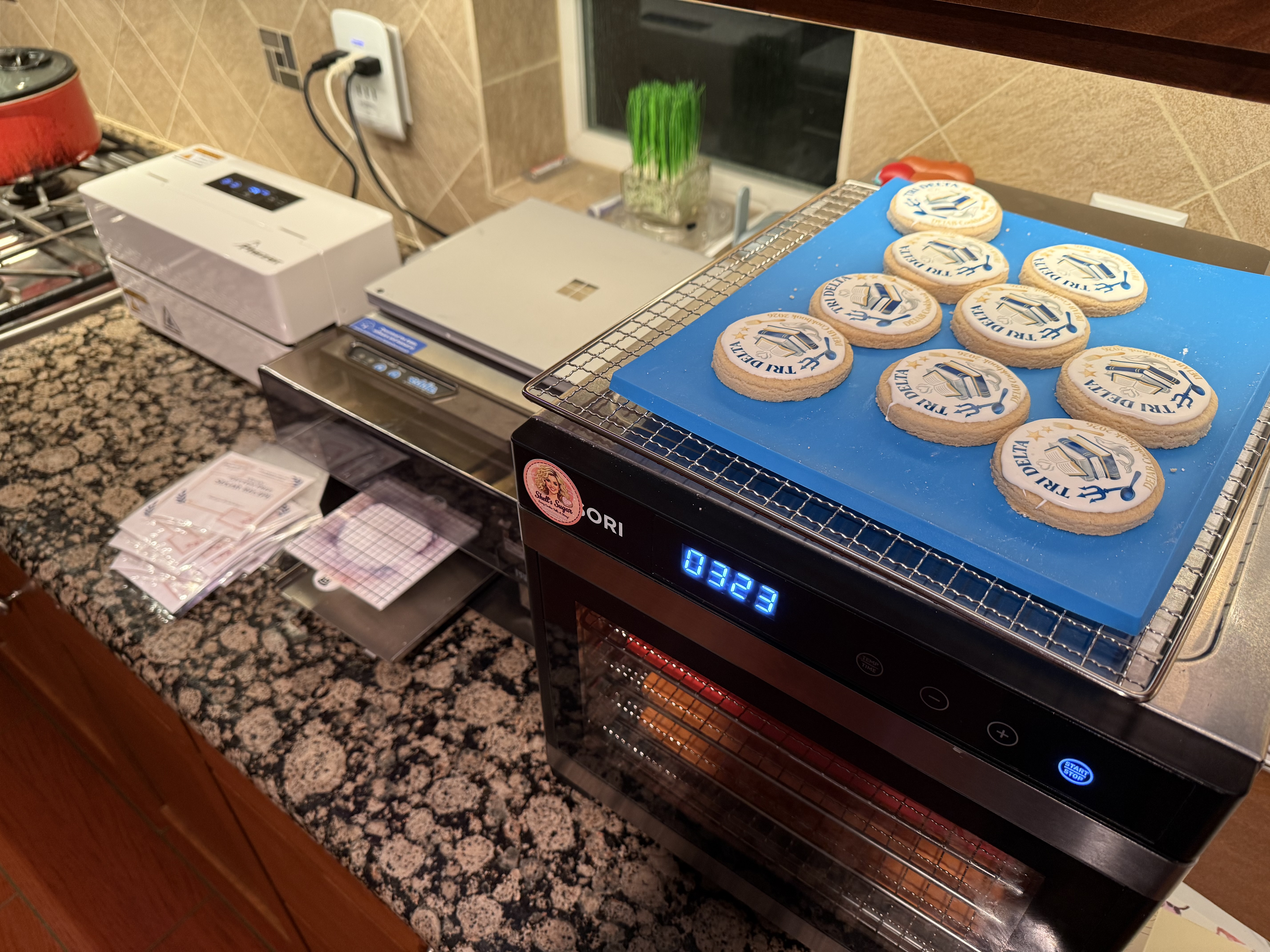 Edible ink printer workstation printing cookie designs
